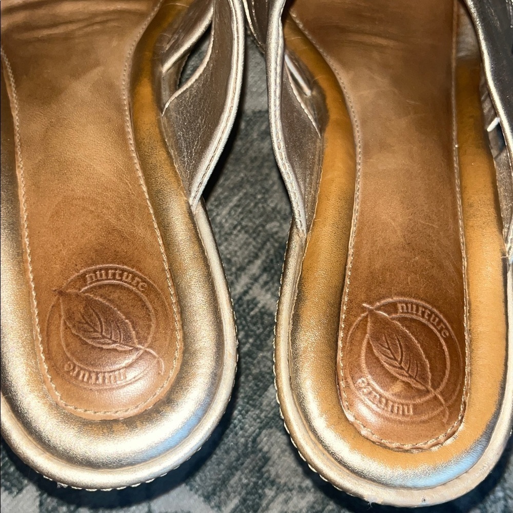 Nurture women’s Elegant gold leather Wedge Sandals size 7 - Picture 4 of 7
